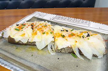 Bacalao fresco con naranja al natural y salsa tártara